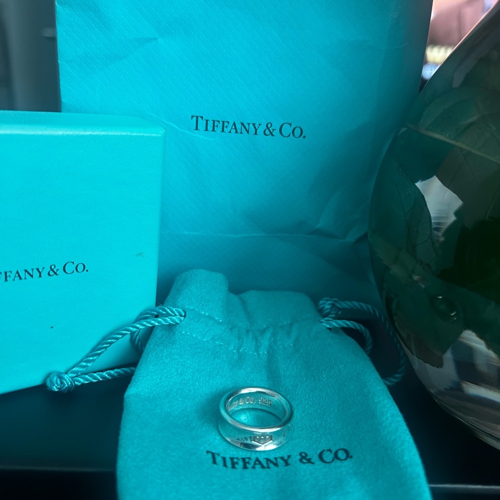 Tiffany 1997 retired ® sterling Silver Ring SZ 6